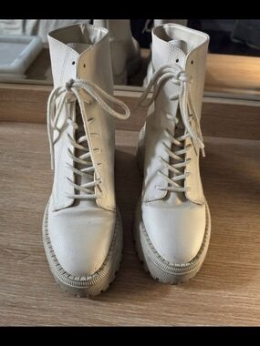 Womens Lace-Up Combat Boots in Ivory